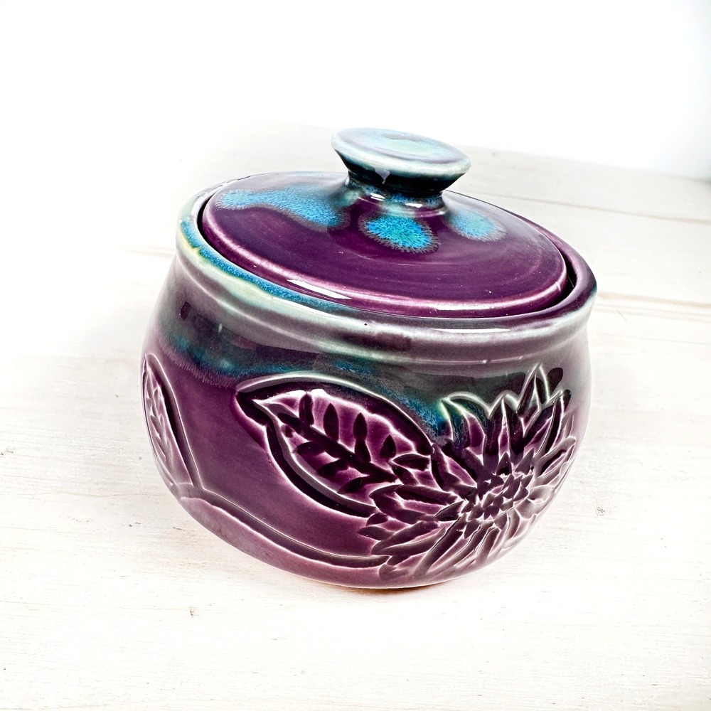 Vintage Studio‎ Pottery Purple Jar Lid Embossed Flower Teal Glaze ZFF